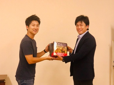 SDGs勉強会時の玉木氏と弊社代表